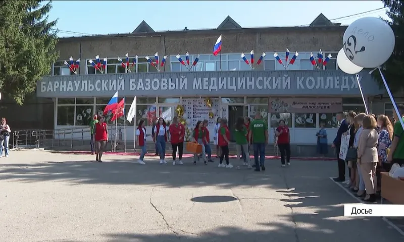 Последний звонок в Алтайском крае для девятых классов прозвенит раньше, чем для одиннадцатых