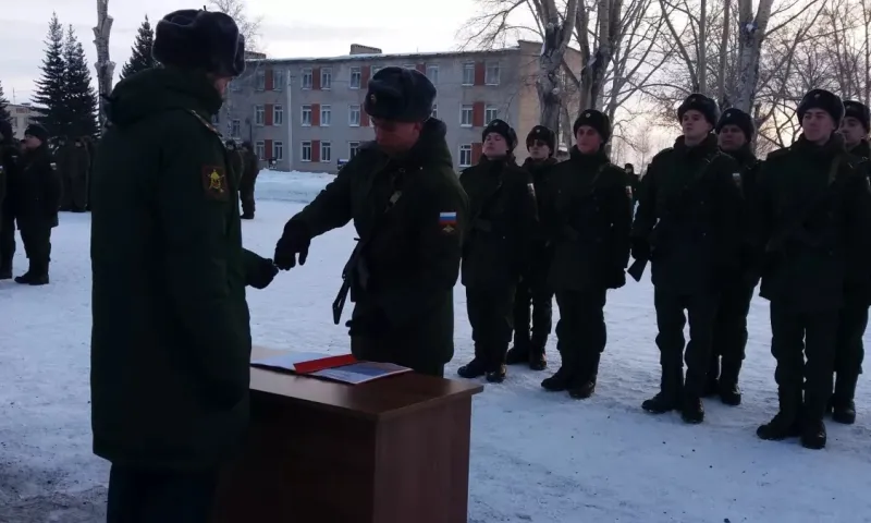 Президент России присвоил алтайскому полку звание «Гвардейский» 