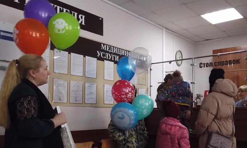 Семья барнаульцев даёт детям имена в честь правителей России. Как назвали девятого новорождённого