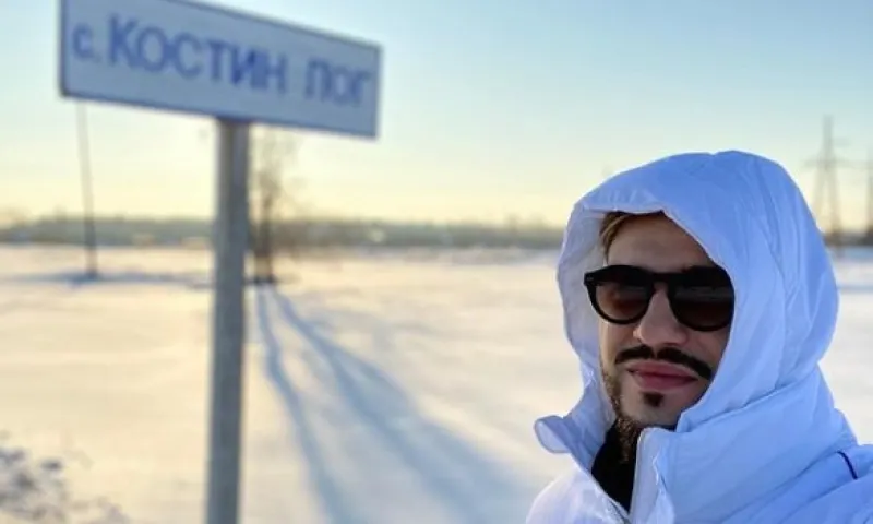 Блогер приехал в алтайское село, чтобы снять фильм о ремонте ДК, оплаченном футболистом Смоловым