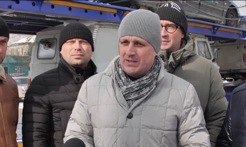 Автовоз со спецтехникой отправили из Барнаула в зону проведения специальной военной операции