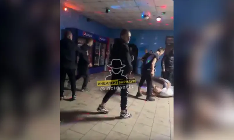 Массовая драка произошла в одном из баров Алейска