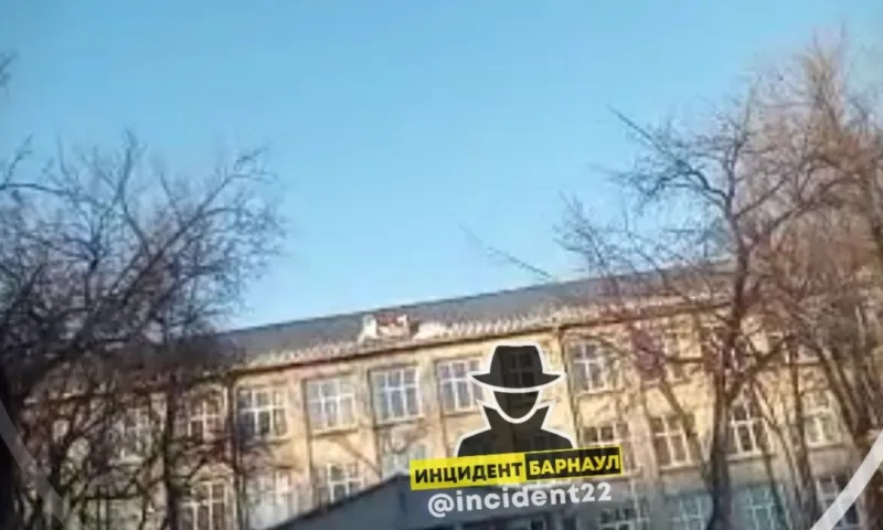 Очевидцы сообщают о минировании школы № 19 в Новоалтайске