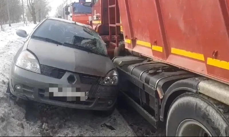 Смертельное ДТП с КамАЗом произошло в Барнауле