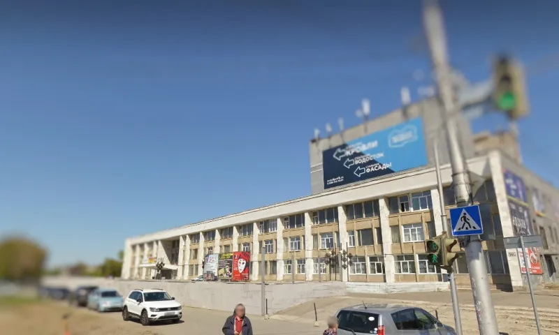 Собственник продает ДК «Мотор» в Барнауле