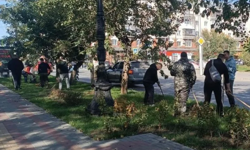 Более 43 тысяч барнаульцев приняли участие в общегородском субботнике
