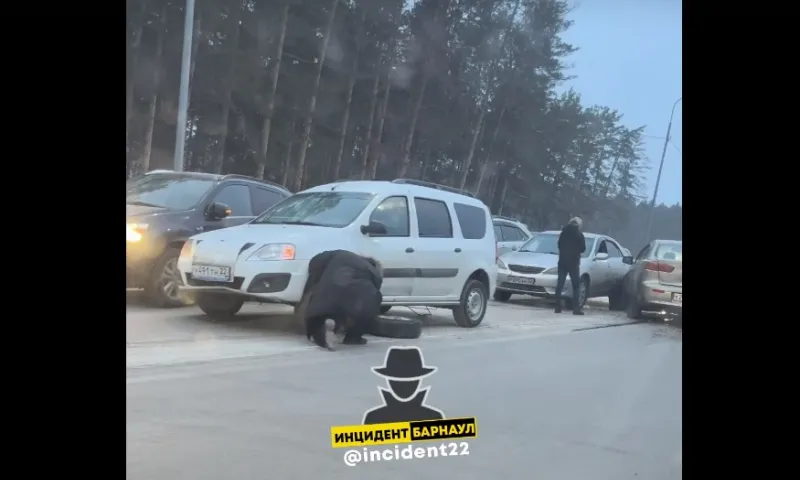 Массовое ДТП произошло на барнаульском шоссе Ленточный бор