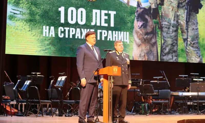 Полпред Анатолий Серышев поблагодарил новосибирских пограничников за службу Отечеству