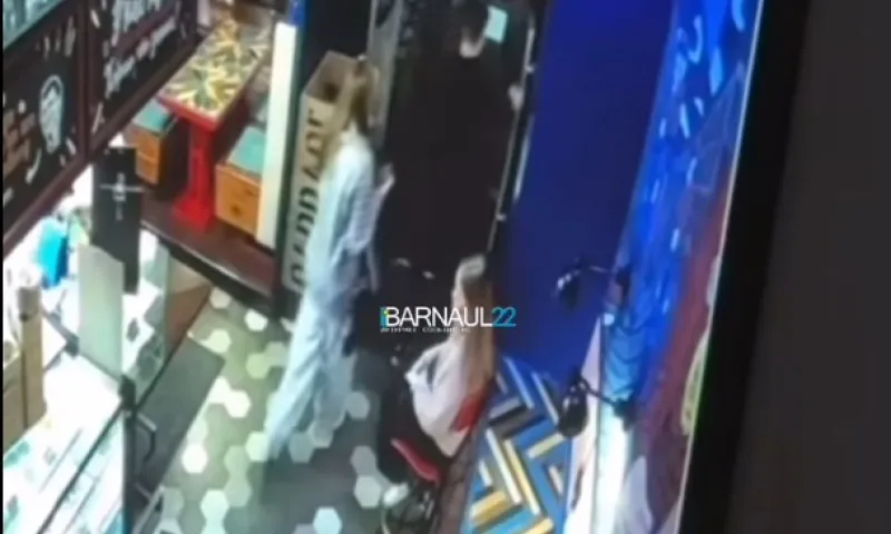 Уголовное дело возбудили после удара током посетителя кофейни в Барнауле