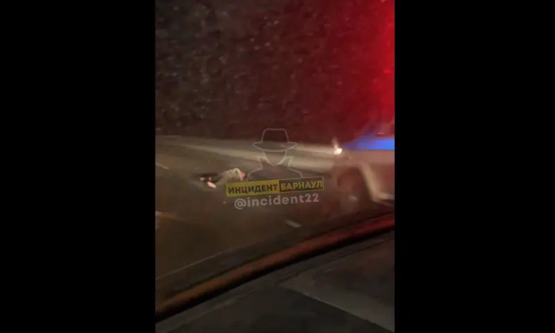 Автобус насмерть сбил пешехода в Топчихинском районе