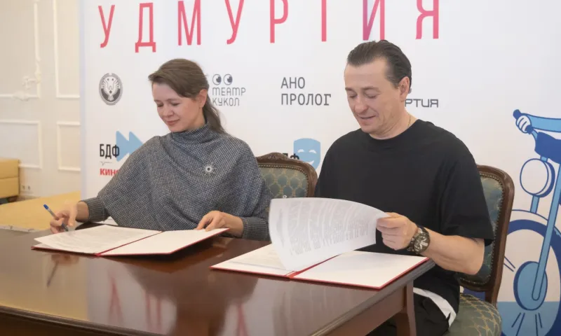 На страже культуры Алтайского края: Елена Безрукова и Сергей Безруков подписали соглашение о сотрудничестве