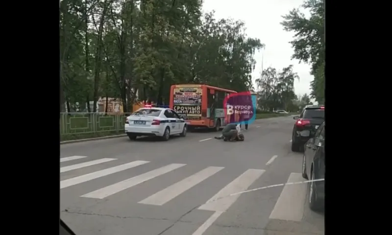 Маршрутка сбила подростка в Барнауле