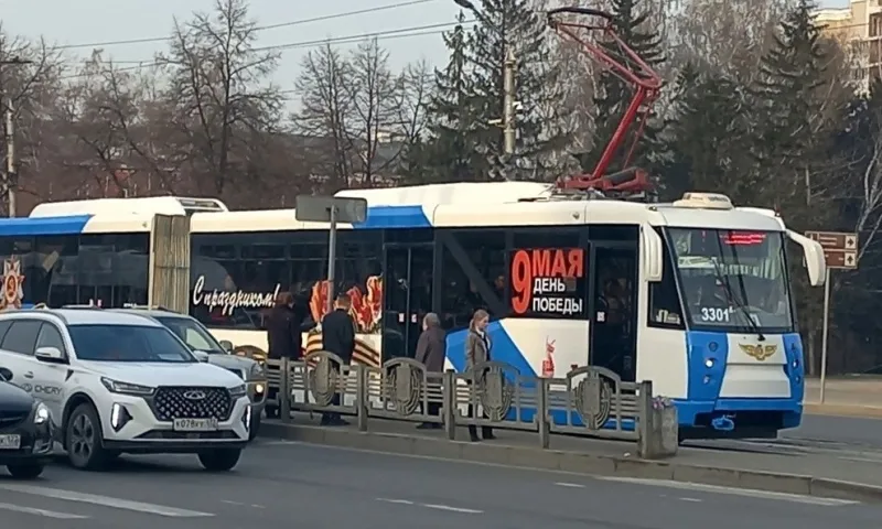 Питерский трамвай-гармошка вернулся на линию в Барнауле