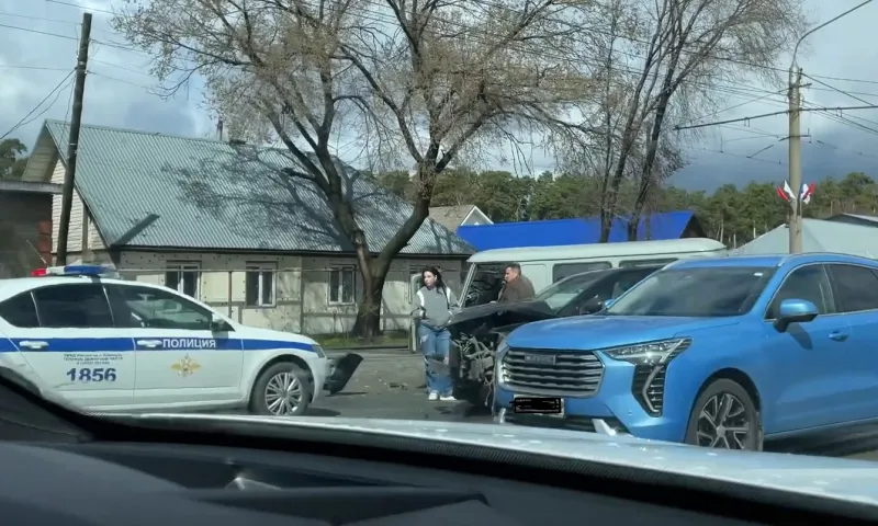 Авария произошла на Змеиногорском тракте в Барнауле