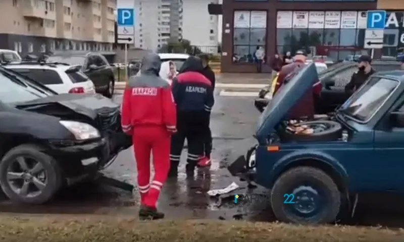 Мужчина умер за рулём автомобиля в Барнауле