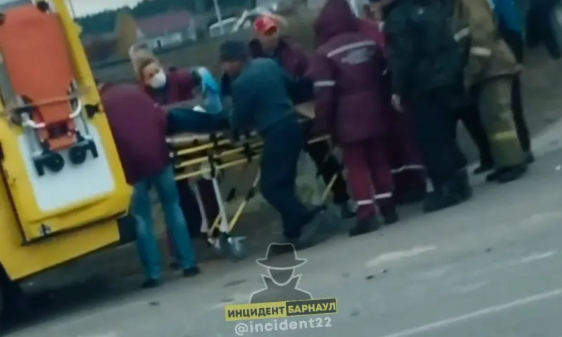 Два школьника разбились на мотоцикле под Барнаулом