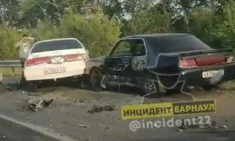 Три машины попали в серьёзное ДТП в Алтайском крае