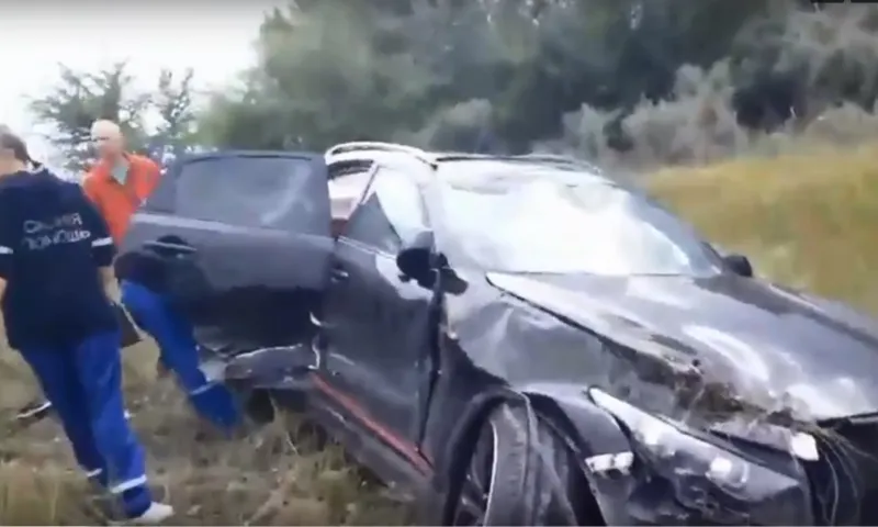 Автомобиль улетел в кювет в Алтайском крае
