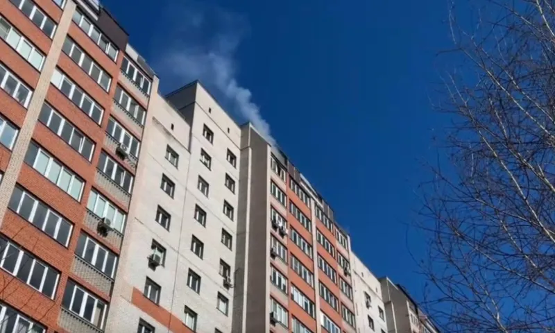 15-этажный дом загорелся в Барнауле