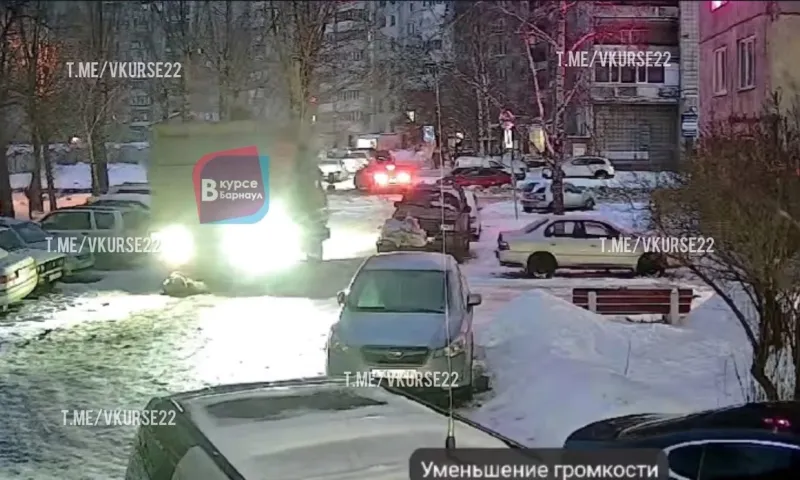 Мусоровоз сбил ребенка в Барнауле