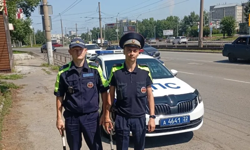 Полицейские помогли доставить роженицу до перинатального центра в Барнауле