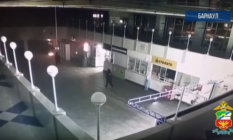 Транспортные полицейские предотвратили крупный пожар на автовокзале в Барнауле