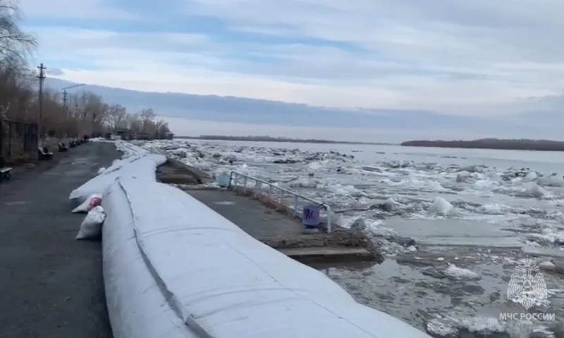 Уровень воды в реке идет на спад в Камне-на-Оби