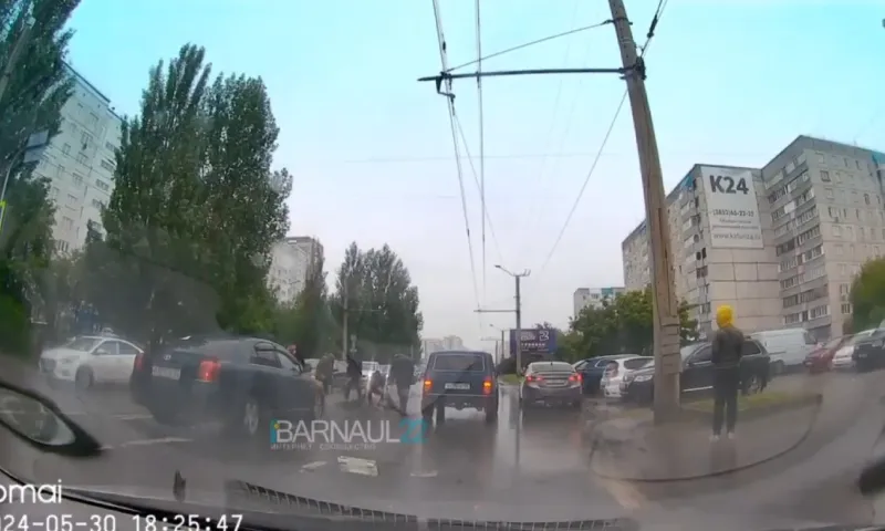 Женщину сбили на пешеходном переходе в Барнауле