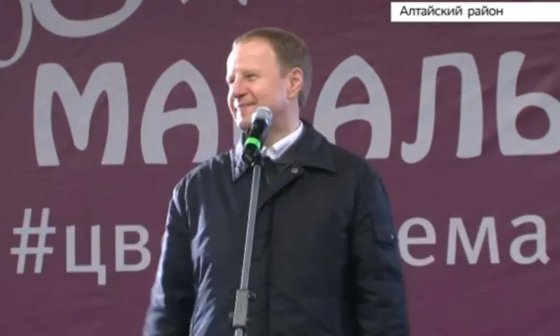 Губернатор Алтайского края Виктор Томенко принял участие в зажжении символического газового факела на открытии высокого турсезона