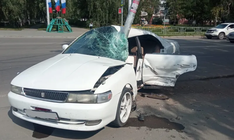 ГИБДД ищет водителя, скрывшегося с места ДТП в Барнауле