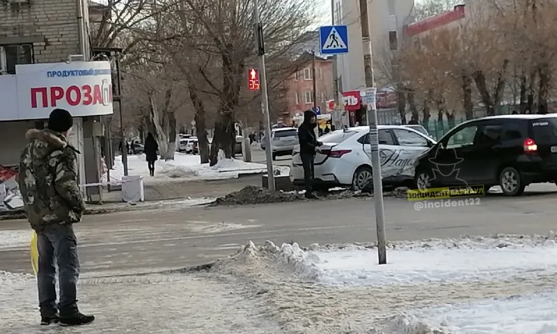 «Нехороший перекрёсток»: в Барнауле произошло новое ДТП на том же месте 