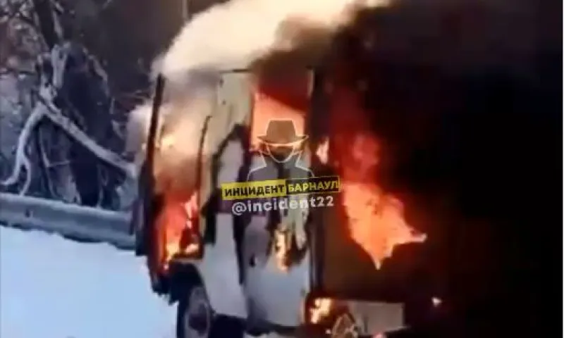 Автомобиль скорой помощи сгорел в Алтайском крае