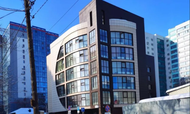 За 180 миллионов рублей продают бизнес-центр в Барнауле