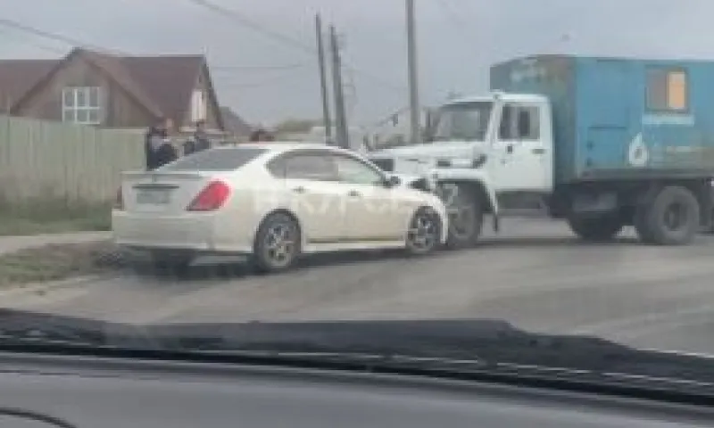 Жесткое ДТП с лобовым столкновением произошло в Барнауле