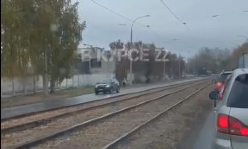 Барнаульцы придумали хитрый способ объезда утренних пробок