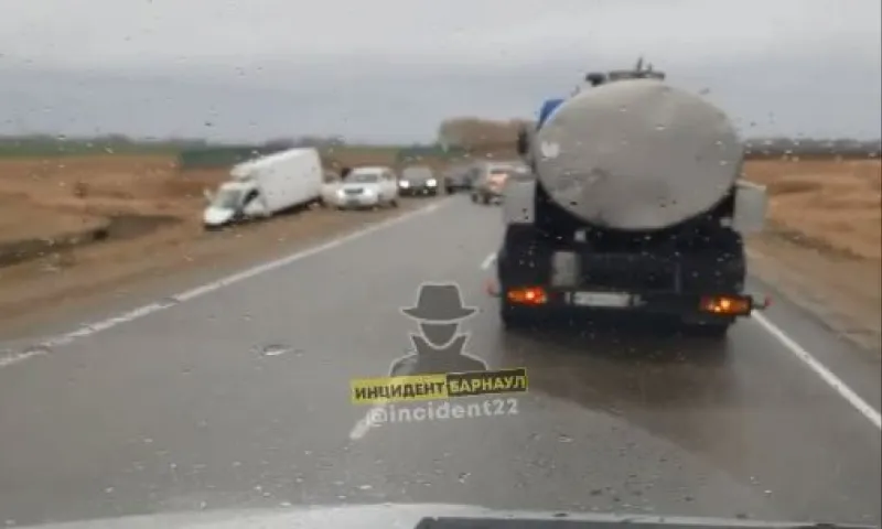 Жесткое ДТП произошло на трассе Алтайского края
