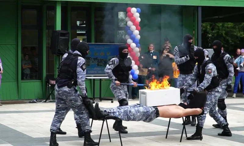 В барнаульском парке «Изумрудный» прошёл праздник для представителей силовых ведомств и их семей