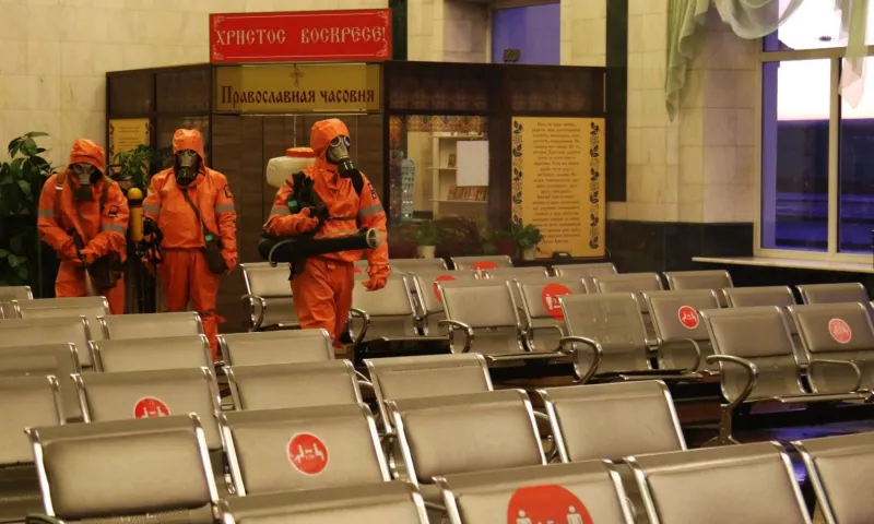 В Барнауле провели санитарную обработку железнодорожного вокзала