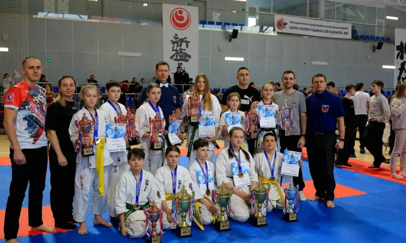 27 медалей завоевали алтайские спортсмены на чемпионате и первенстве Сибири по киокусинкай