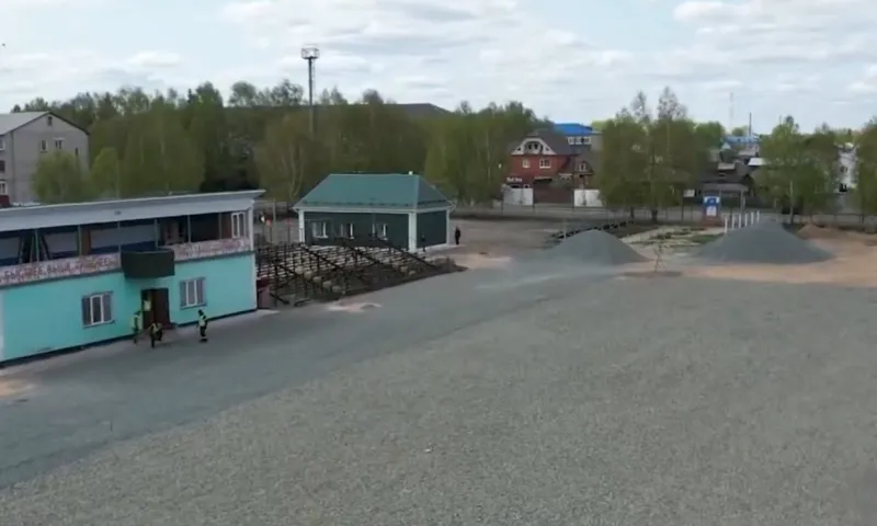 Ремонт стадиона в Ребрихе завершится уже в октябре