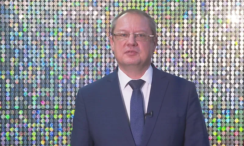 Новогоднее поздравление главы Бийска Александра Студеникина