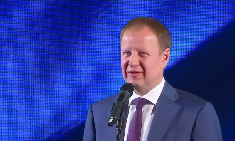 Виктор Томенко в преддверии Дня местного самоуправления поздравил тружеников муниципалитетов региона