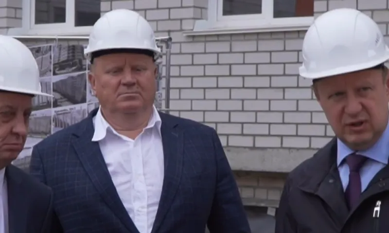 Виктор Томенко дал распоряжение закончить строительство детского сада в квартале 2032 в Барнауле
