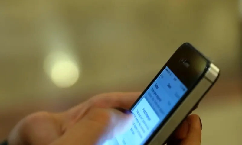 Барнаулец попытался купить телефон за 100 000 рублей у мошенников 