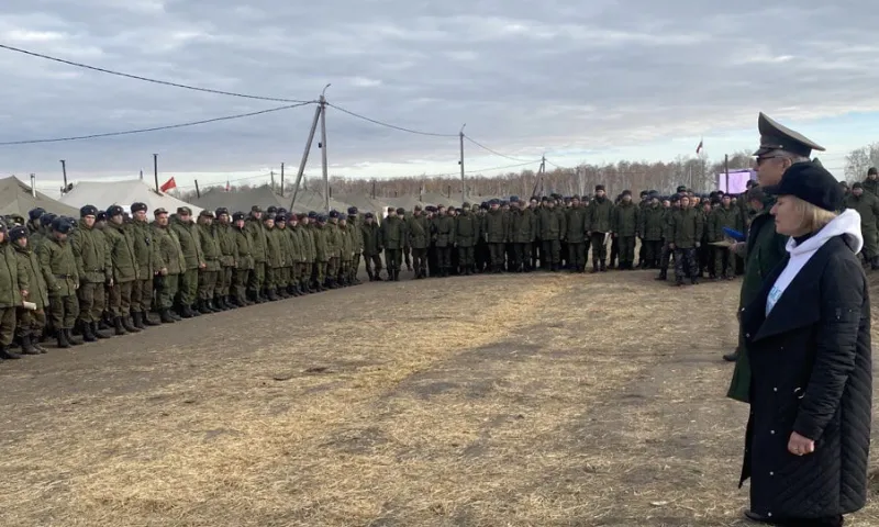 Министр социальной защиты Алтайского края встретилась с полком алтайских мобилизованных