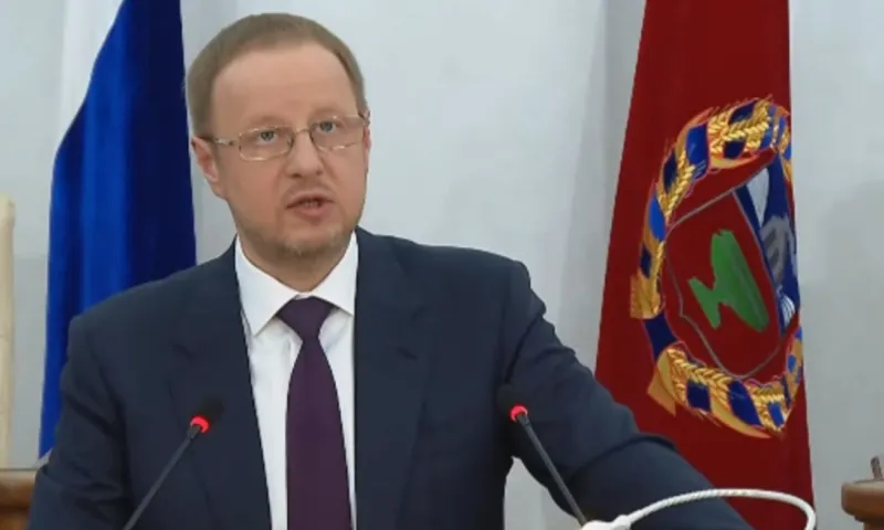 Виктор Томенко и Александр Романенко поздравили жителей края с Праздником Весны и Труда
