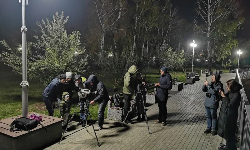 Сеанс астрофотографии с барнаульским фотографом прошел в Нагорном парке
