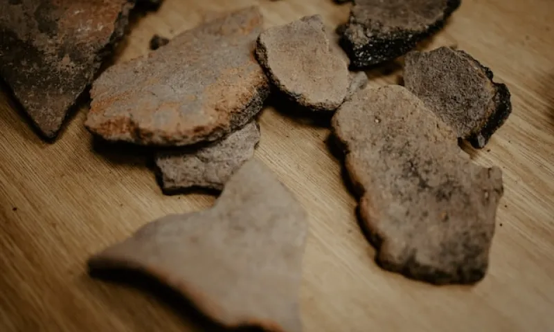 Археологи нашли 1800-летнюю медаль с головой Медузы Горгоны