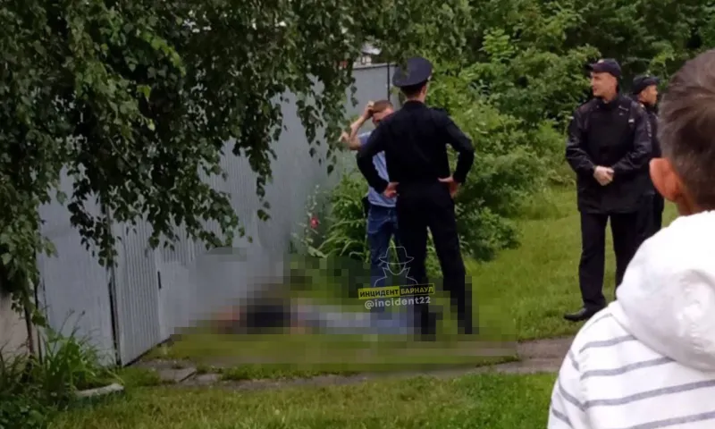 В пригороде Барнаула нашли мертвого мужчину