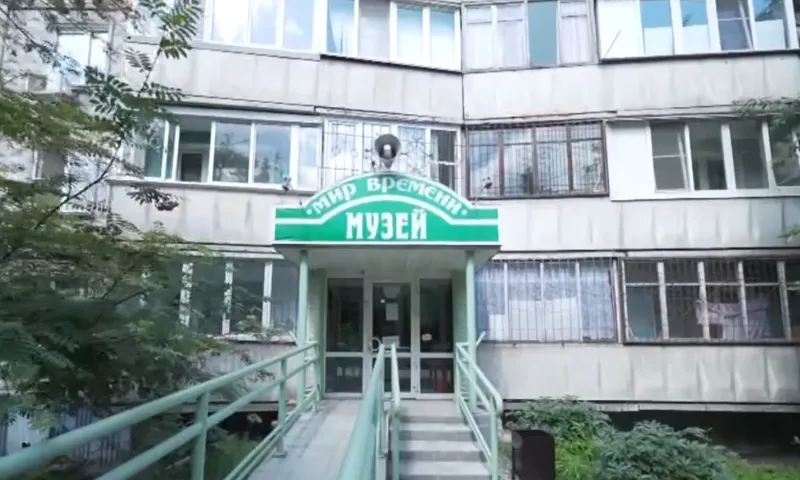 «Катунь 24» встретила двух жительниц Челябинска на экскурсии в барнаульском музее «Мир времени»